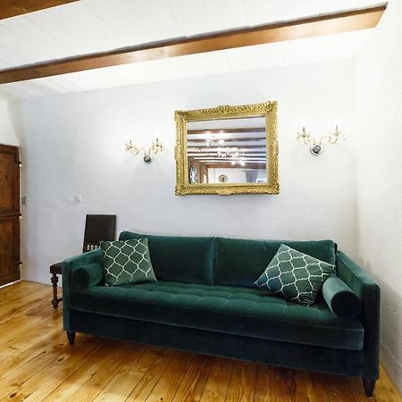 A Castle Spirit Apartment In Chateau Du Chatelard Clarens Екстер'єр фото