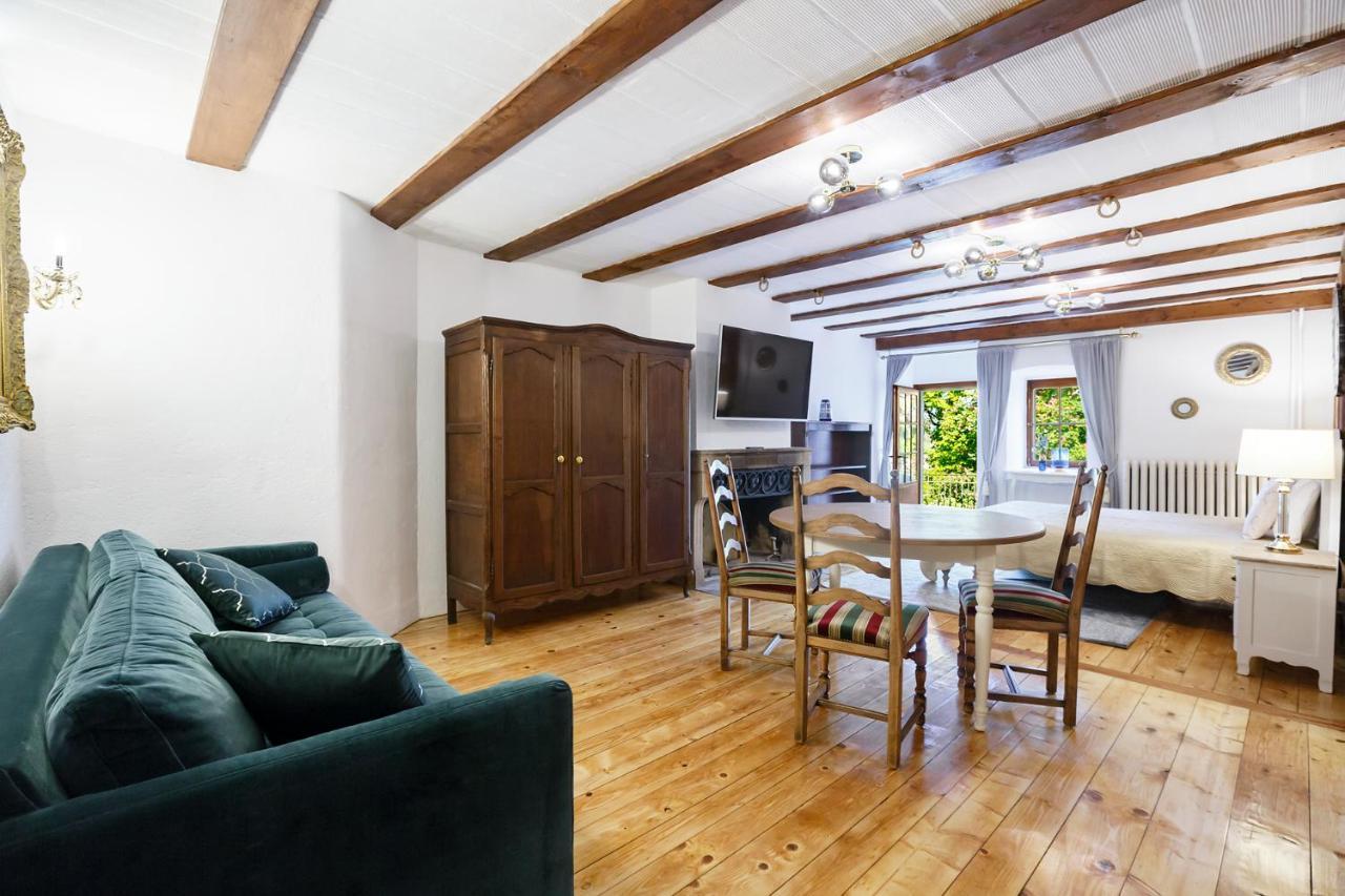 A Castle Spirit Apartment In Chateau Du Chatelard Clarens Екстер'єр фото
